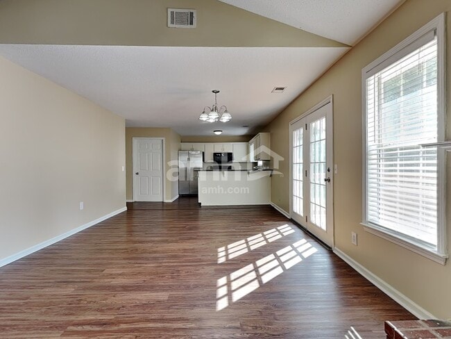 Building Photo - 310 Madison Oaks Dr