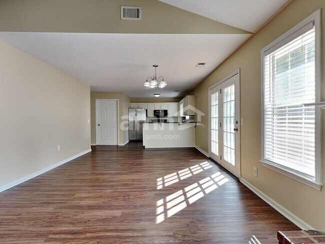 Foto del edificio - 310 Madison Oaks Dr