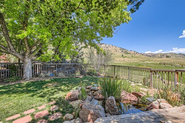 Building Photo - Exceptional 5-Bedroom Home in Premier Nort...