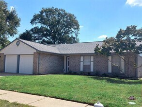 Building Photo - 8222 Forest Point Dr