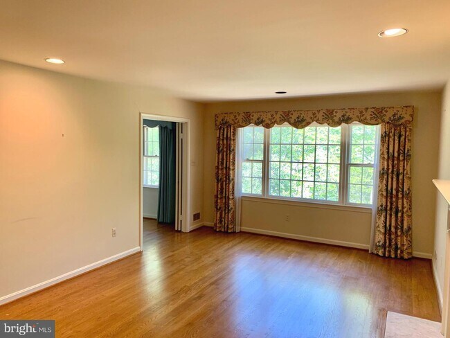 Foto del edificio - 4425 33rd Rd N