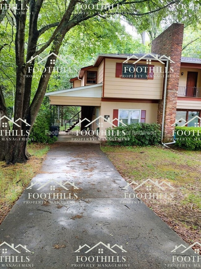 Building Photo - 130 Tanglewood Dr