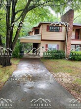 Building Photo - 130 Tanglewood Dr