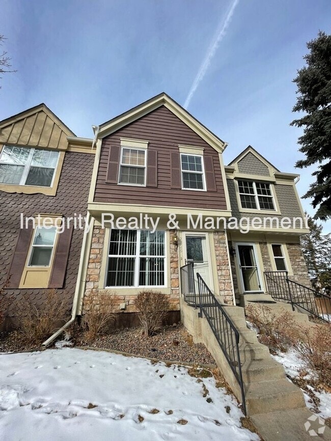 Building Photo - 2626 E Nichols Cir