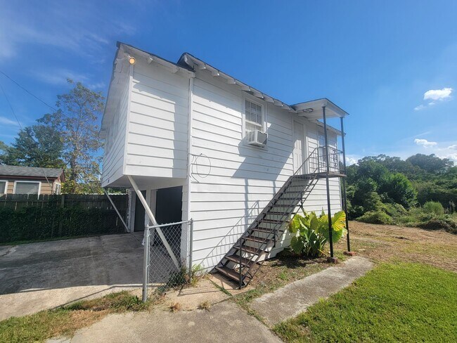 Foto del edificio - 1951 Barnes Rd