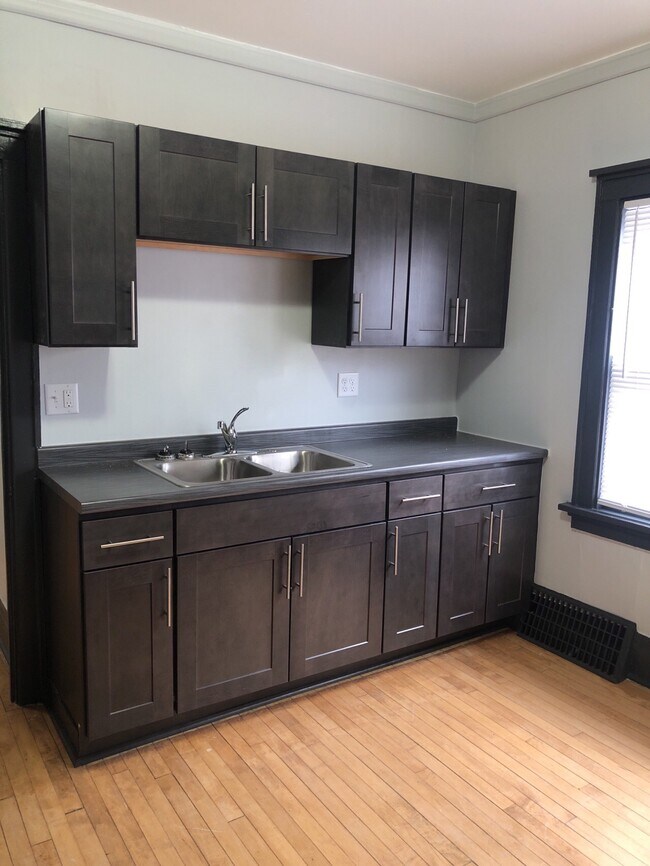 Foto del edificio - 3051 N Bartlett Ave