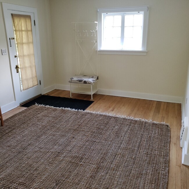 Living Room - 726 Briar Hill Rd