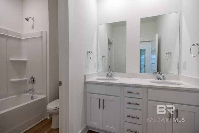 Building Photo - 501 Huller Ave