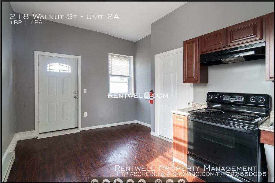 Primary Photo - 218 Walnut St
