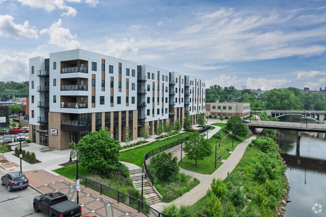 Building Photo - Andante