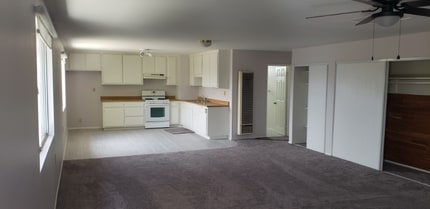 Building Photo - 10440 Baker Rd