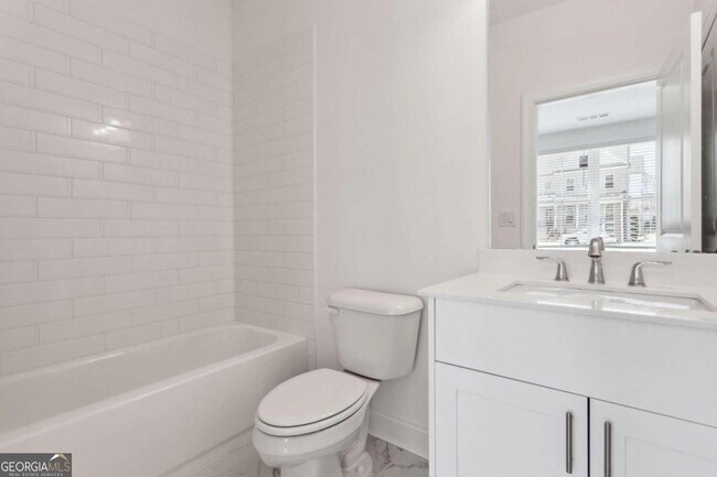 Building Photo - 105 Basil St