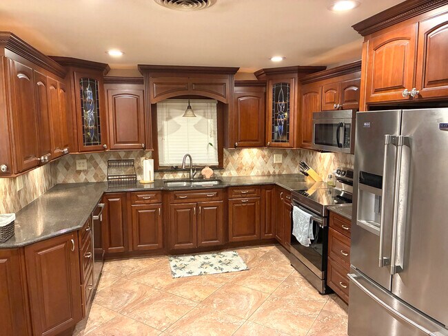 Foto del edificio - 14 Winside Ln