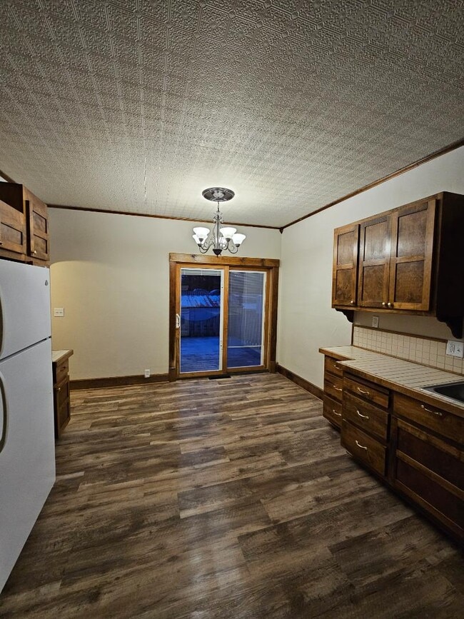 Building Photo - 316 E Walnut St