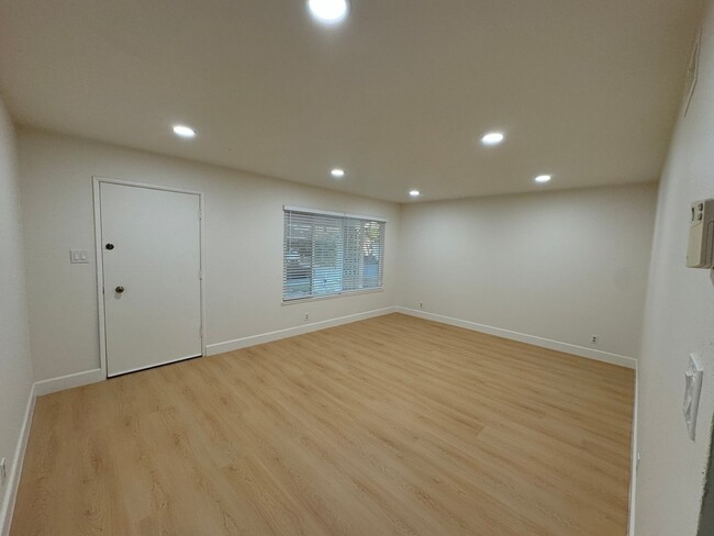 Foto del edificio - New Remodeled, Walking distance to Union C...