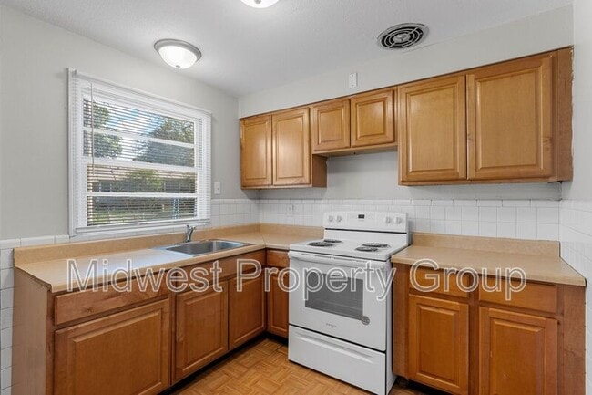 Building Photo - 662 Gleason Dr