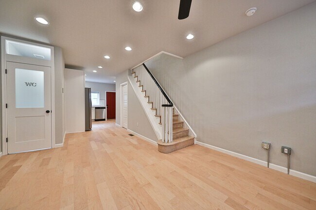 Foto del edificio - 1538 S Myrtlewood St