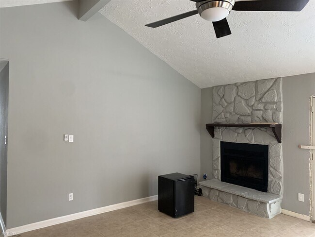 Foto del edificio - 4 br, 2 bath House - 12314 Kingslake Fores...