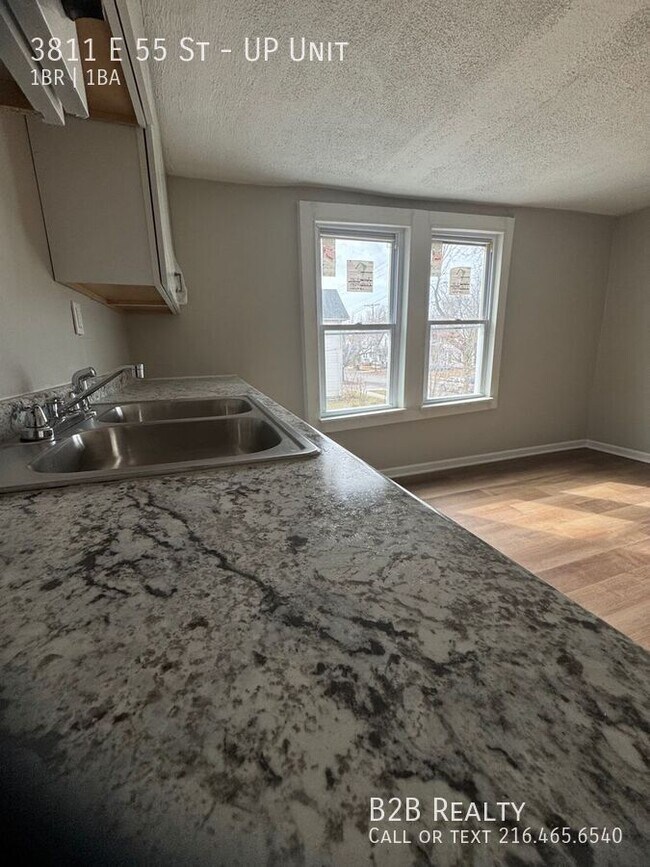 Foto del edificio - 3811 E 55th St