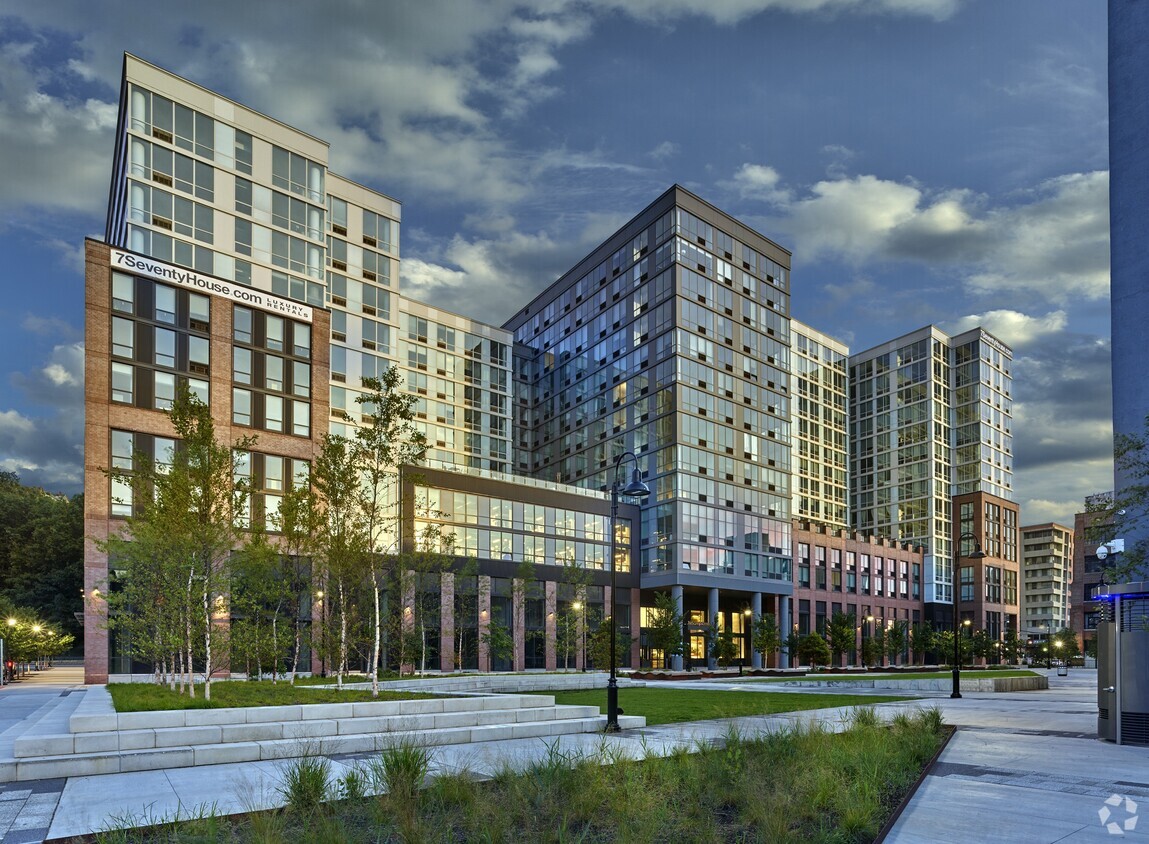 Hoboken South Waterfront - Apartments in Hoboken, NJ