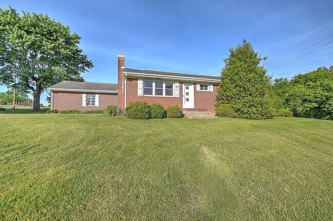 Building Photo - 210 Mt Bethel Rd