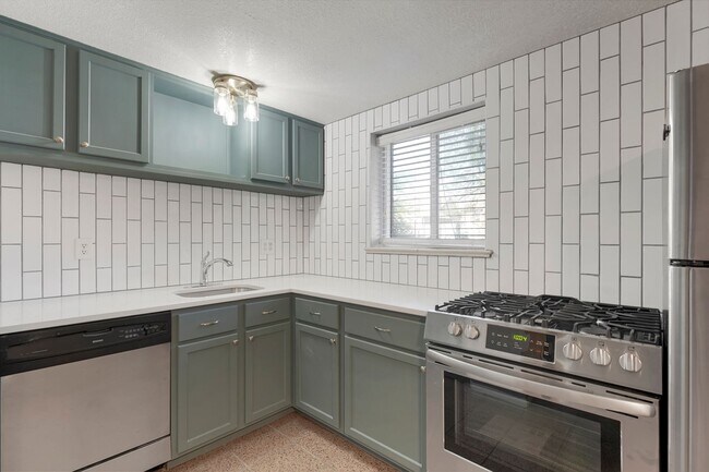 Building Photo - Adorable 1 bedroom apartment on first floor