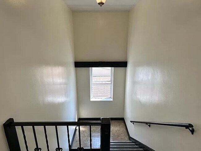 Foto del edificio - 444 E 36th St