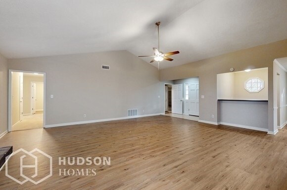 Building Photo - SELF TOUR NOW! - 2522 Country Lake Cir, Po...