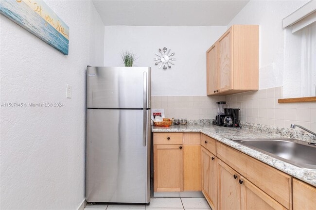 Building Photo - 1982 Marseille Dr