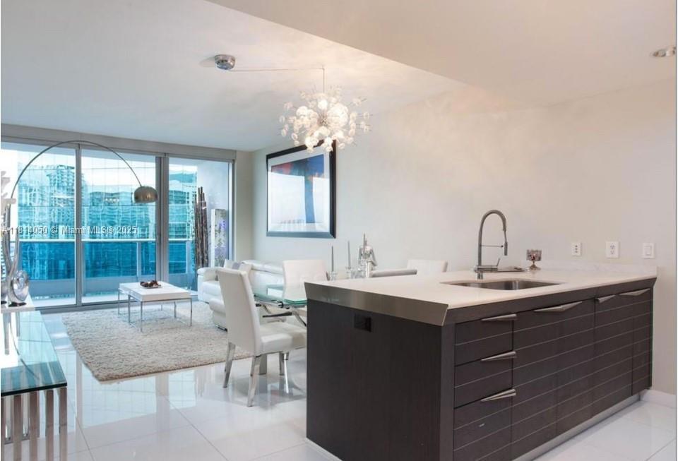 Primary Photo - 200 Biscayne Blvd Way