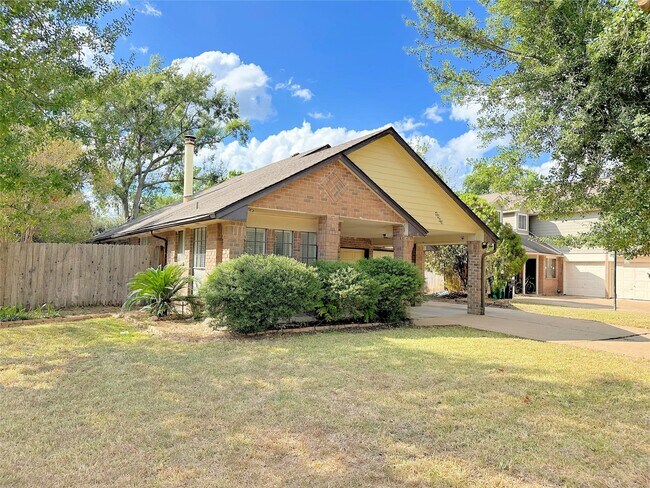 Foto del edificio - 4803 Shadowdale Dr