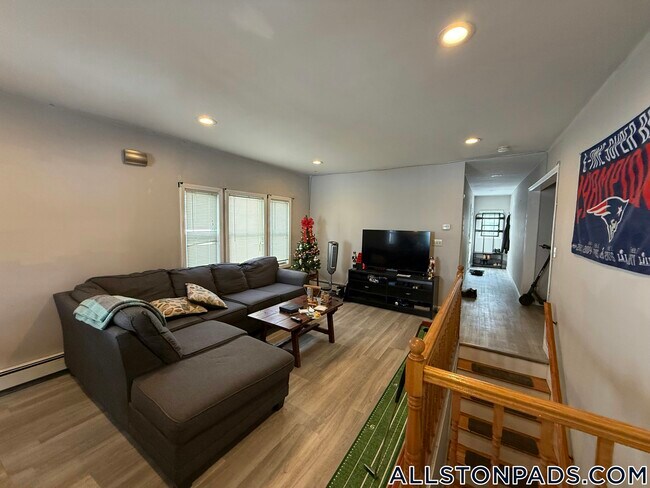 Foto del edificio - 117 Glenville Ave
