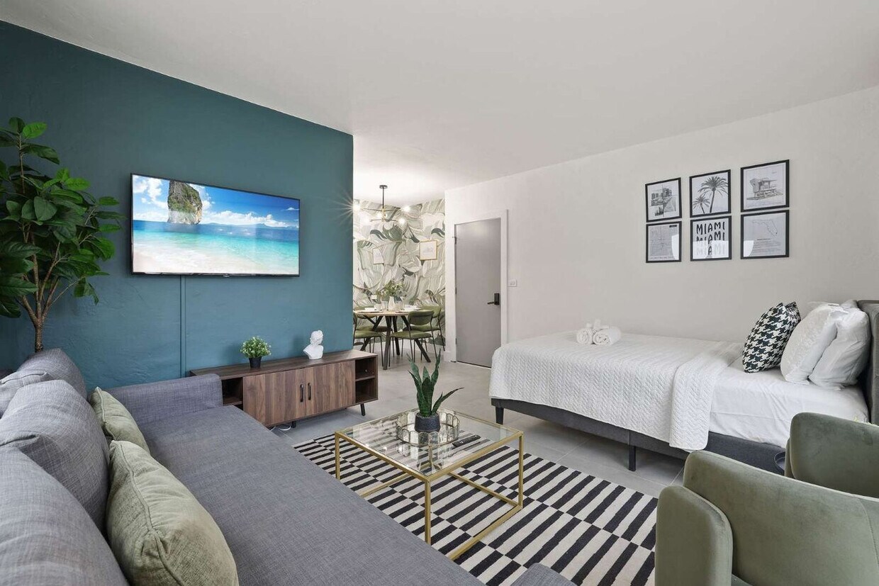 Foto principal - 7340 Harding Ave