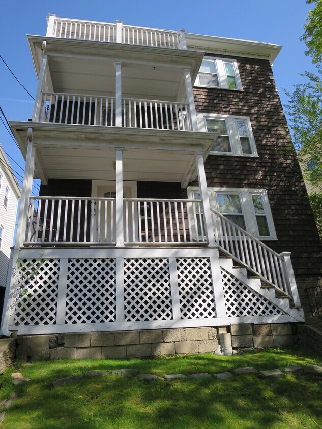 Primary Photo - 44 Clarendon Ave