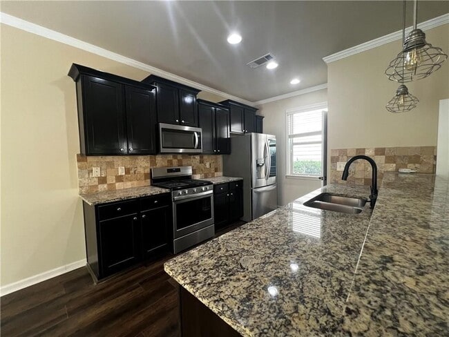 Building Photo - 750 Village Field Ct NW