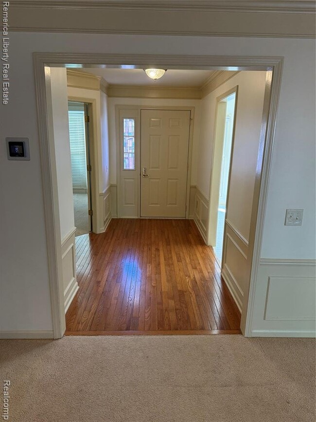 Building Photo - 39484 Village Run Dr