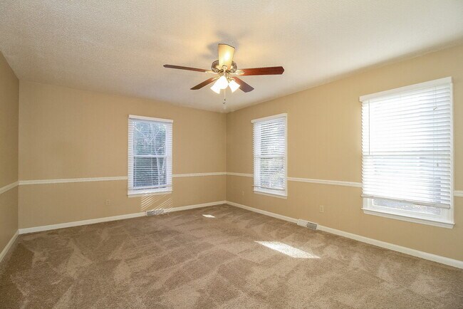 Foto del edificio - 3112 Hickory Ridge Dr