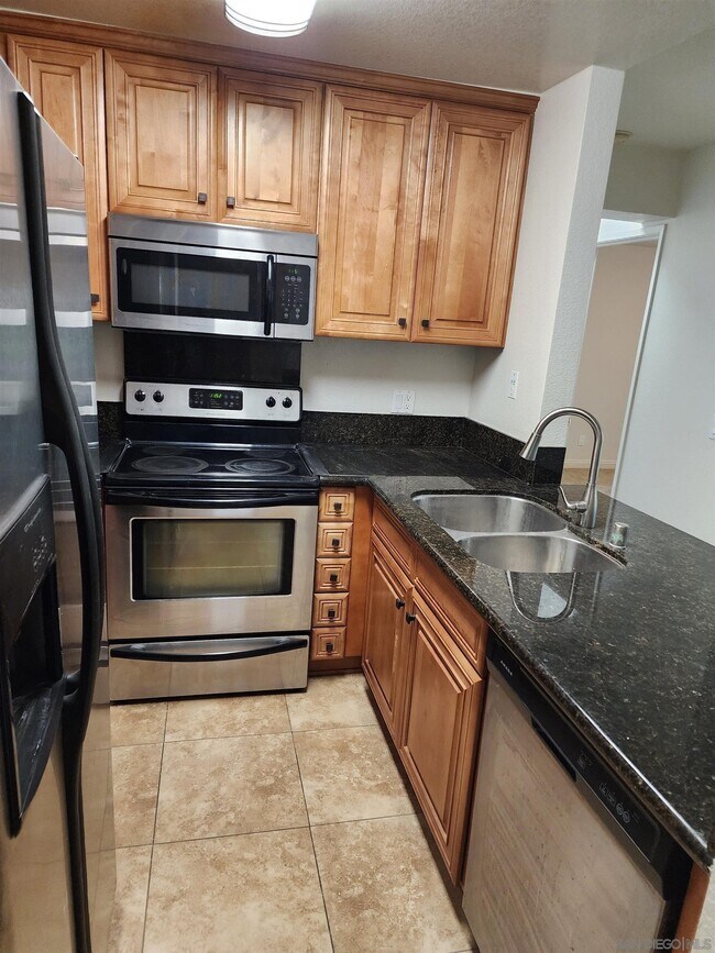 Building Photo - 3520 Lebon Dr