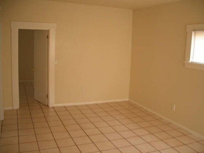 Foto del edificio - RARE STUDIO COTTAGE! Detached Cottage in B...