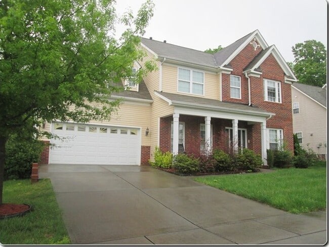 Building Photo - 5820 Kirkwynd Commons Dr