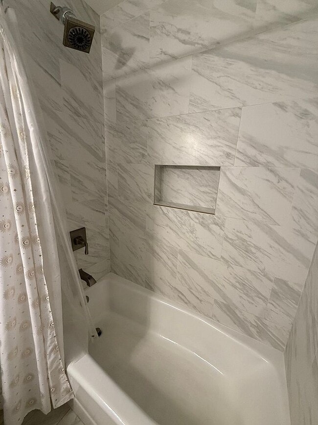 Building Photo - 43 N Laelua Pl