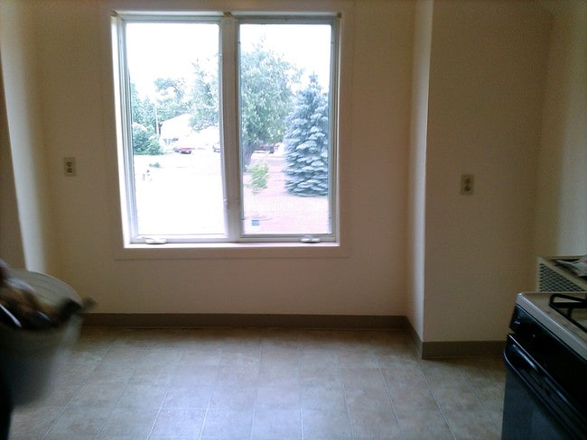 kitchen - 250 S Miles St