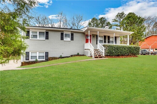 Foto del edificio - 4952 Pebblebrook Dr