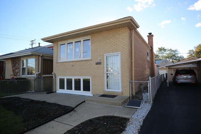 Building Photo - 7840 Narragansett Ave