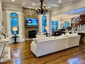 Building Photo - 802 Jamont Cir