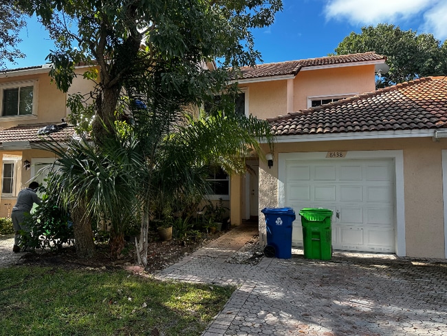 Building Photo - 8438 NW 40th Ct