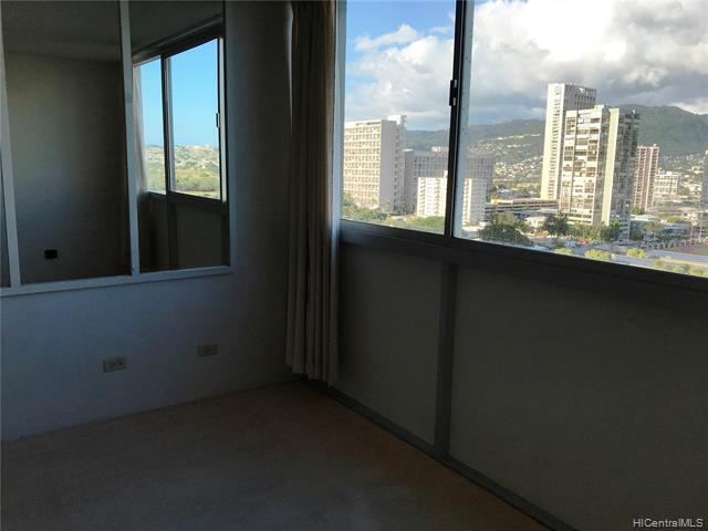 Building Photo - 2211 Ala Wai Blvd