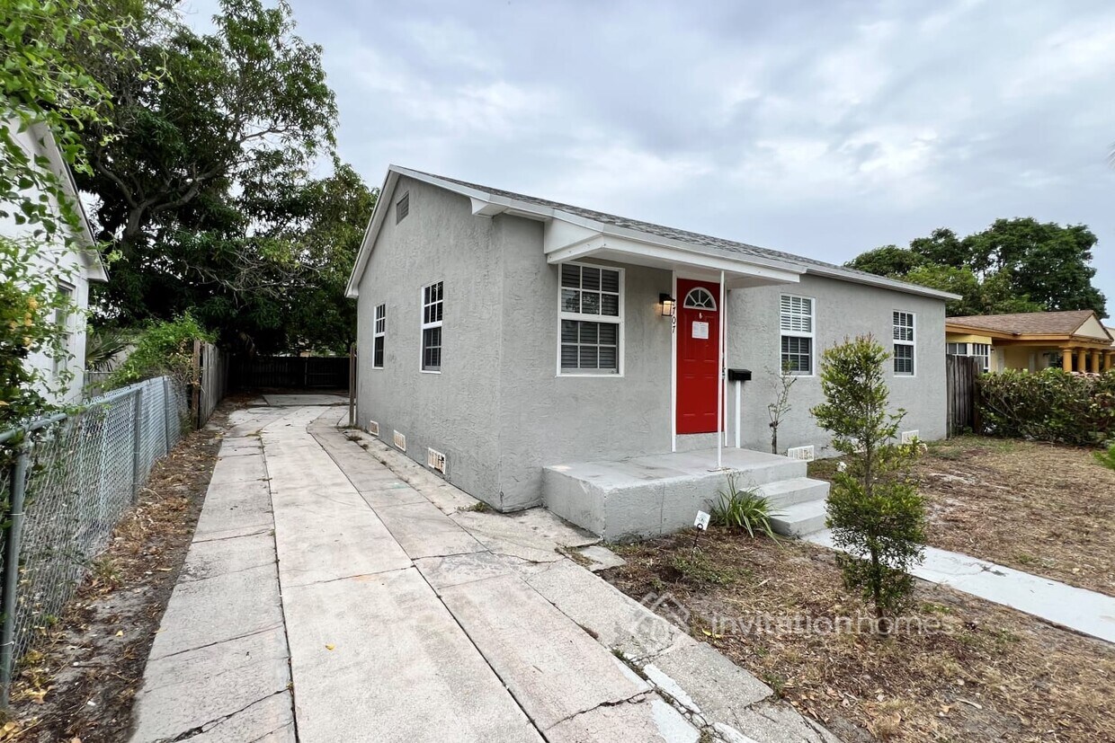 Primary Photo - 707 40th St
