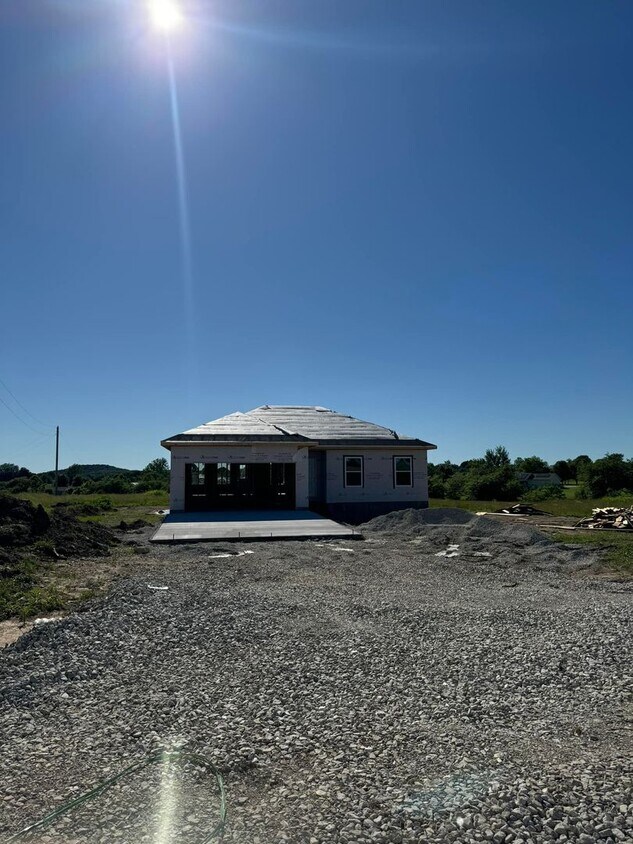 Primary Photo - 4 Bedroom 2 Bath 2 Car Garage 1 Acre lots