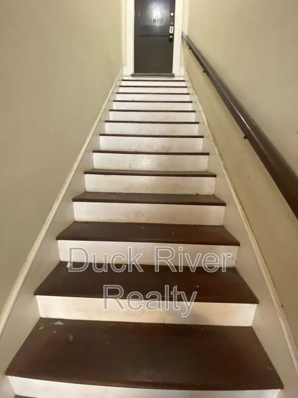 Building Photo - 108 6th Ave